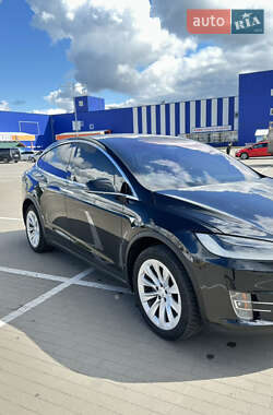 Позашляховик / Кросовер Tesla Model X 2018 в 