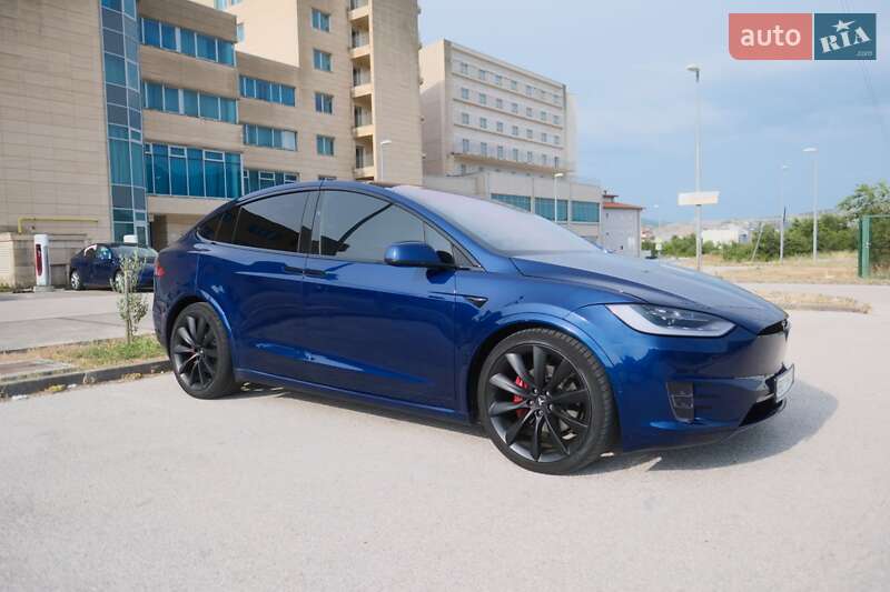 Внедорожник / Кроссовер Tesla Model X 2019 в Львове