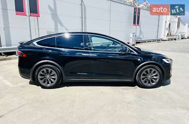 Позашляховик / Кросовер Tesla Model X 2018 в 