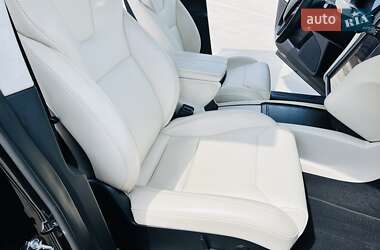 Позашляховик / Кросовер Tesla Model X 2018 в 