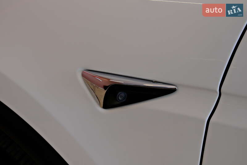 Позашляховик / Кросовер Tesla Model X 2018 в Одесі