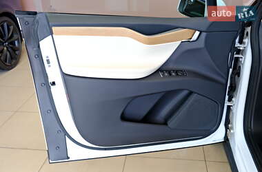 Внедорожник / Кроссовер Tesla Model X 2018 в 