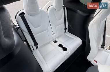 Позашляховик / Кросовер Tesla Model X 2019 в 
