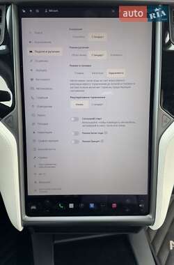 Позашляховик / Кросовер Tesla Model X 2019 в 