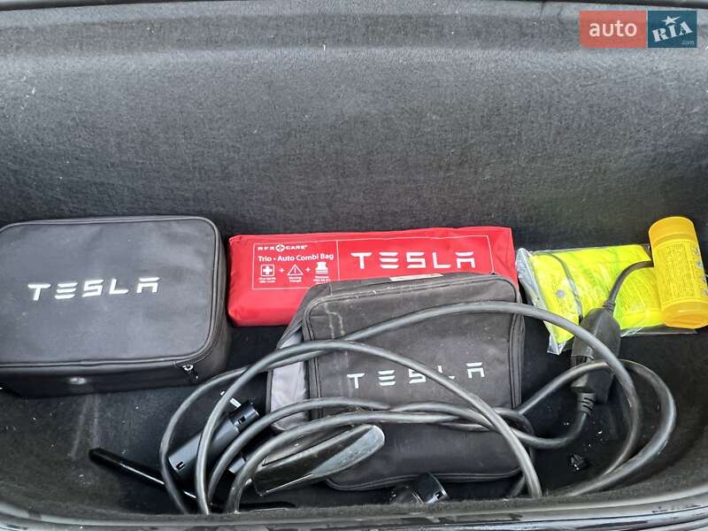 Внедорожник / Кроссовер Tesla Model X 2018 в Борисполе фото 21 Внедорожник / Кроссовер Tesla Model X 2018 в Борисполе