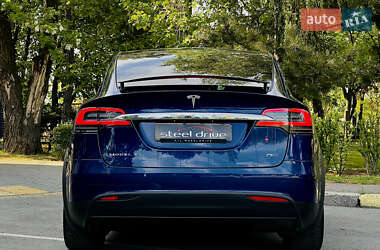 Позашляховик / Кросовер Tesla Model X 2017 в 