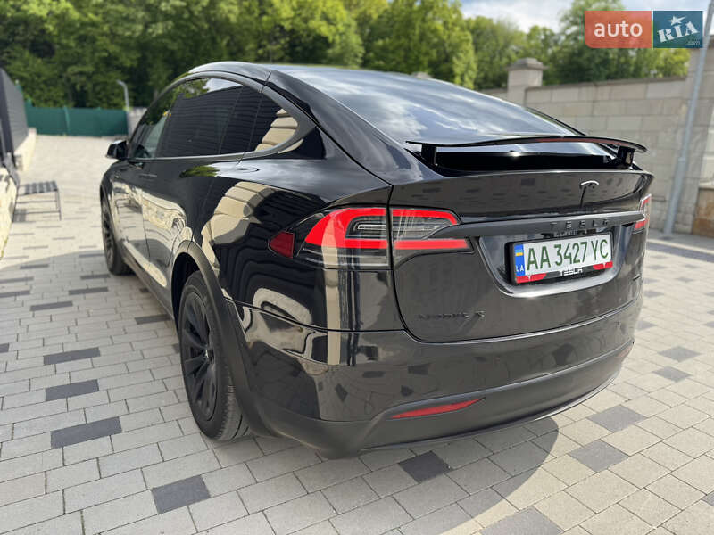 Позашляховик / Кросовер Tesla Model X 2017 в Тернополі