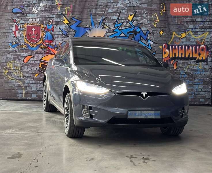 Tesla Model X 2018