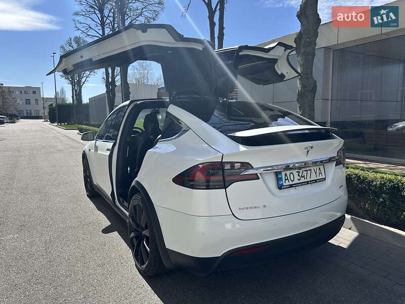 Внедорожник / Кроссовер Tesla Model X 2016 в Киеве фото 3 Внедорожник / Кроссовер Tesla Model X 2016 в Киеве