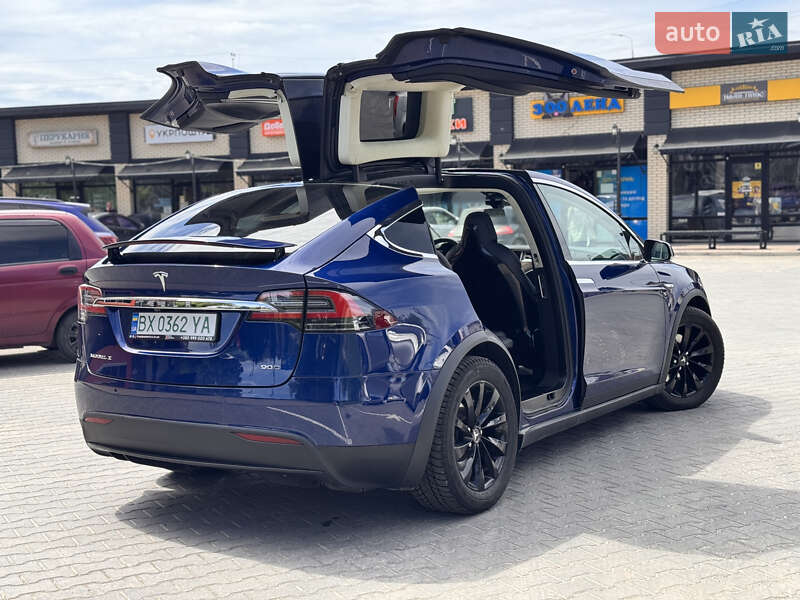 Позашляховик / Кросовер Tesla Model X 2016 в Хмельницькому