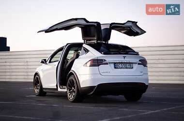 Позашляховик / Кросовер Tesla Model X 2016 в 