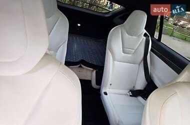 Позашляховик / Кросовер Tesla Model X 2017 в 