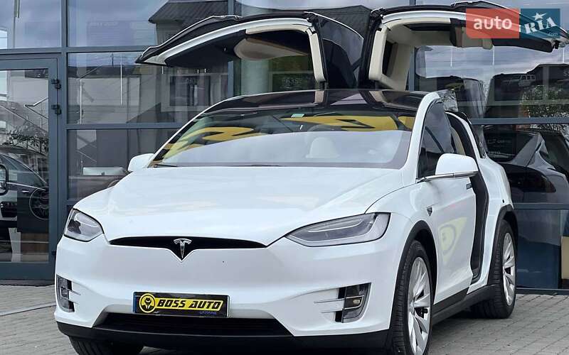 Позашляховик / Кросовер Tesla Model X 2018 в Івано-Франківську