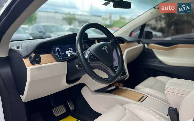Позашляховик / Кросовер Tesla Model X 2018 в Івано-Франківську