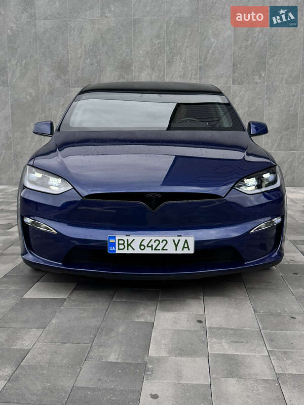 Tesla Model X 2024
