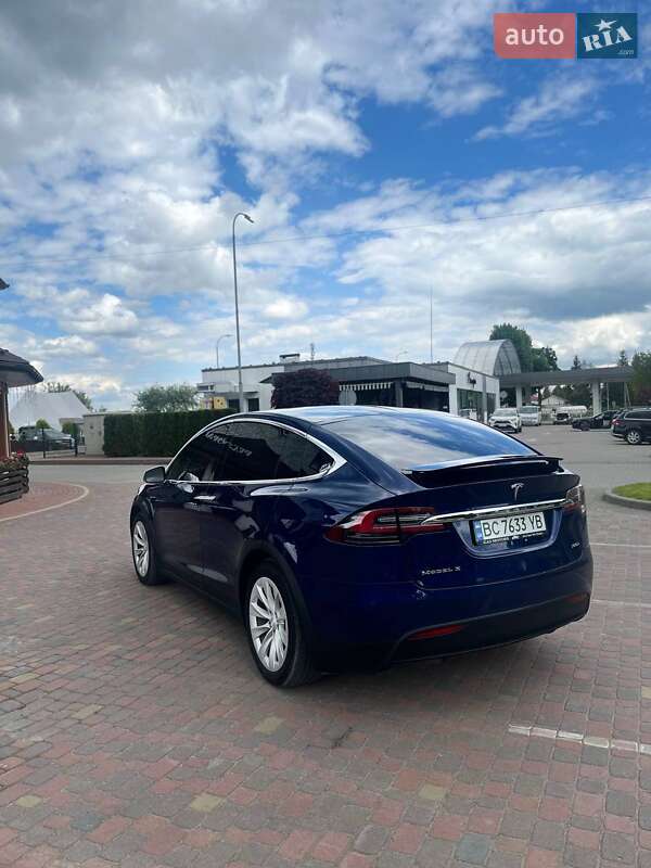 Внедорожник / Кроссовер Tesla Model X 2018 в Новояворовске