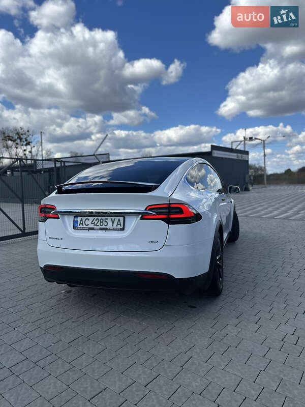 Позашляховик / Кросовер Tesla Model X 2017 в Львові фото 5 Позашляховик / Кросовер Tesla Model X 2017 в Львові
