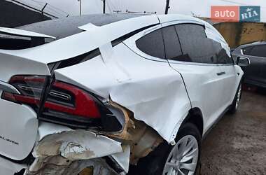 Позашляховик / Кросовер Tesla Model X 2020 в 