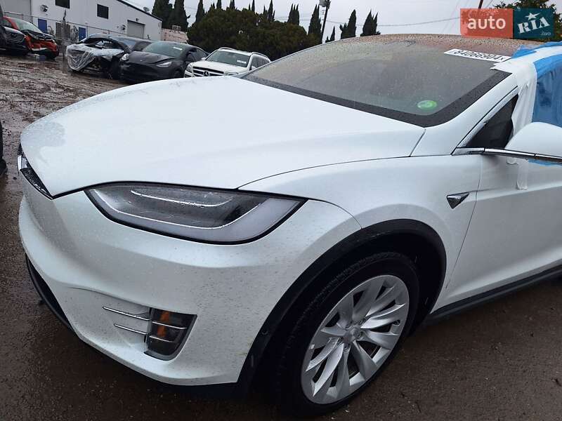Позашляховик / Кросовер Tesla Model X 2020 в Києві фото 33 Позашляховик / Кросовер Tesla Model X 2020 в Києві