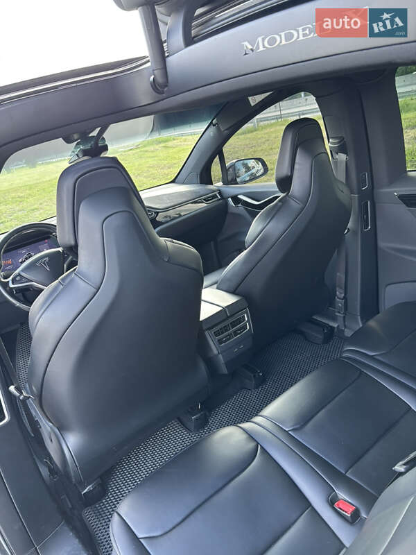 Внедорожник / Кроссовер Tesla Model X 2017 в Киеве