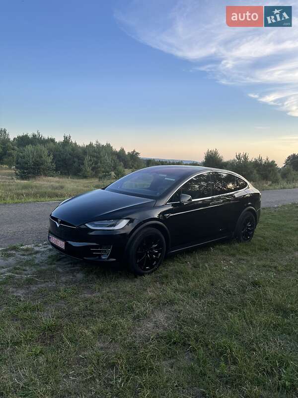 Позашляховик / Кросовер Tesla Model X 2017 в Золочеві