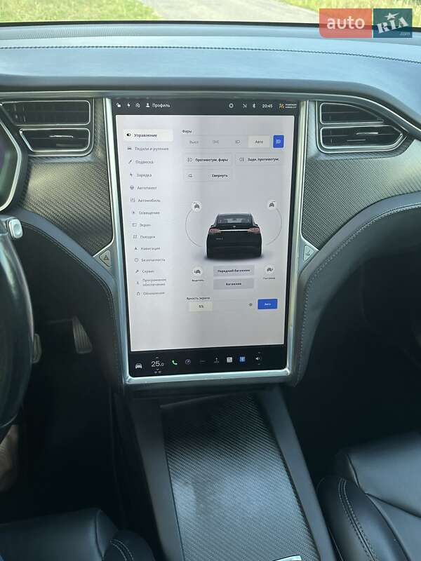 Позашляховик / Кросовер Tesla Model X 2017 в Золочеві