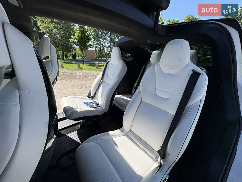 Позашляховик / Кросовер Tesla Model X 2017 в Києві