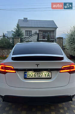 Позашляховик / Кросовер Tesla Model X 2023 в 