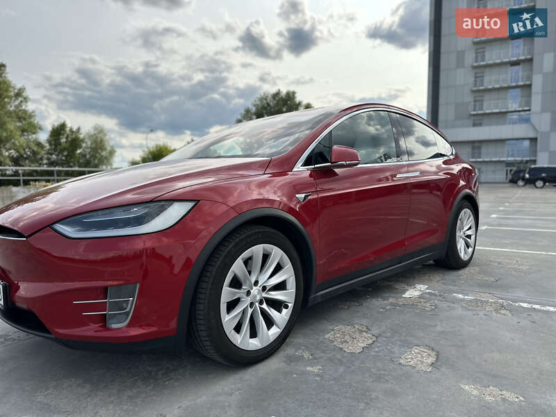 Позашляховик / Кросовер Tesla Model X 2017 в Києві