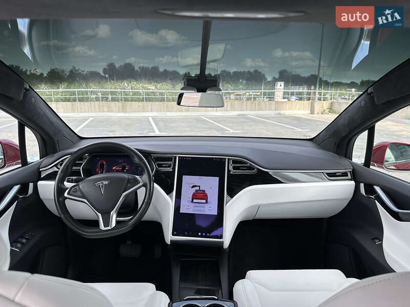 Внедорожник / Кроссовер Tesla Model X 2017 в Киеве