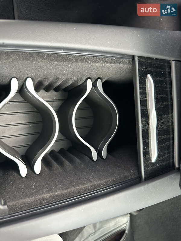 Внедорожник / Кроссовер Tesla Model X 2017 в Киеве