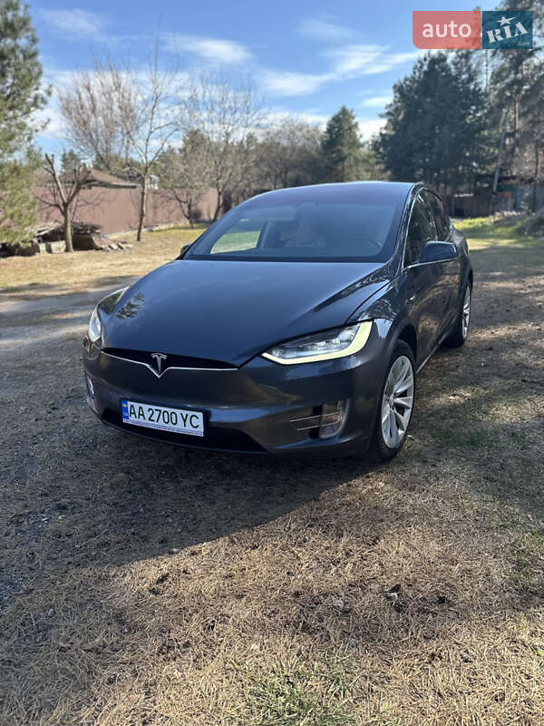 Tesla Model X 2018