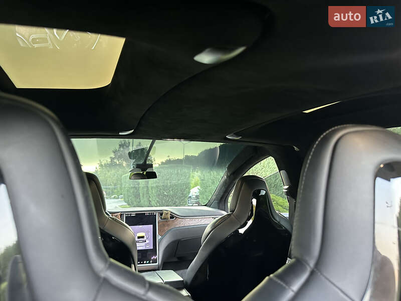 Позашляховик / Кросовер Tesla Model X 2017 в Дніпрі