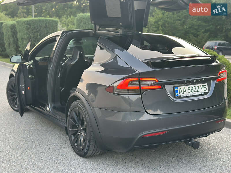 Позашляховик / Кросовер Tesla Model X 2017 в Дніпрі