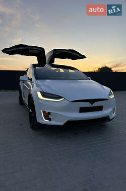 Tesla Model X 2020