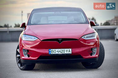 Позашляховик / Кросовер Tesla Model X 2019 в 