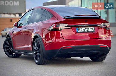 Позашляховик / Кросовер Tesla Model X 2019 в 