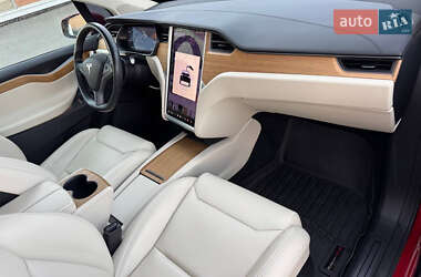 Позашляховик / Кросовер Tesla Model X 2019 в 