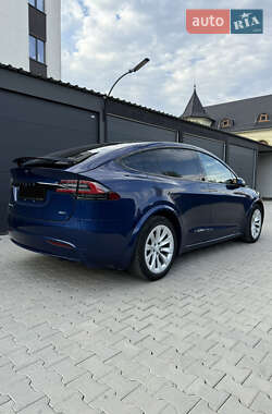 Внедорожник / Кроссовер Tesla Model X 2017 в 