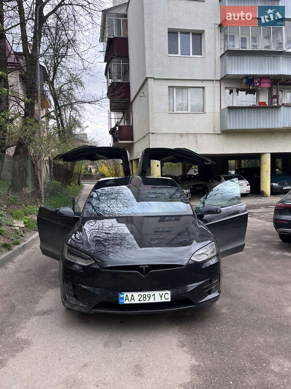 Внедорожник / Кроссовер Tesla Model X 2018 в 