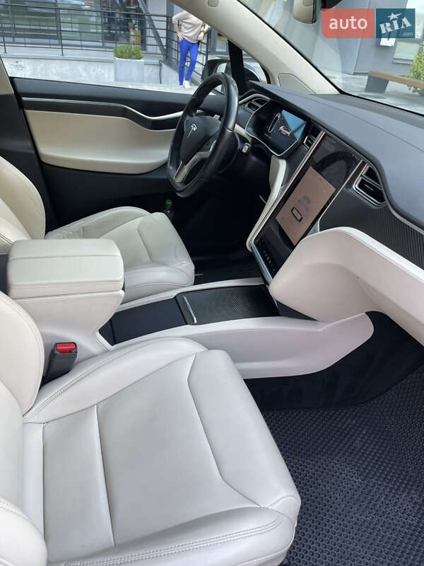 Внедорожник / Кроссовер Tesla Model X 2017 в Львове