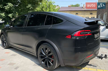 Позашляховик / Кросовер Tesla Model X 2018 в 