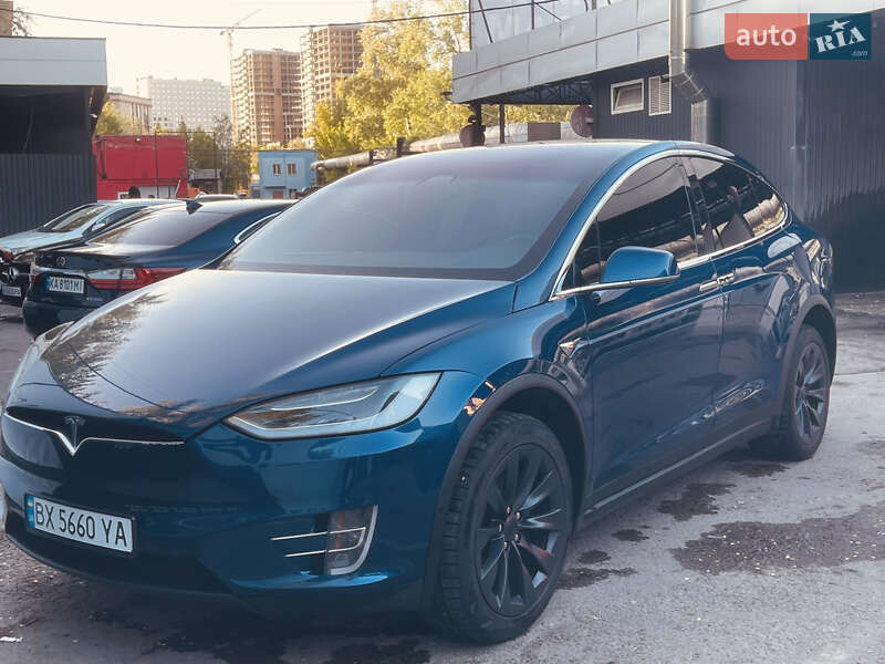 Внедорожник / Кроссовер Tesla Model X 2018 в 