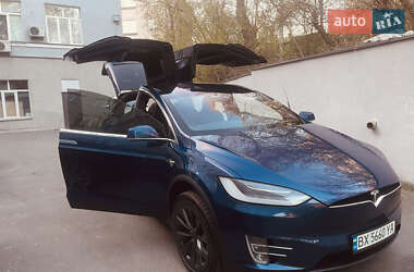 Внедорожник / Кроссовер Tesla Model X 2018 в 
