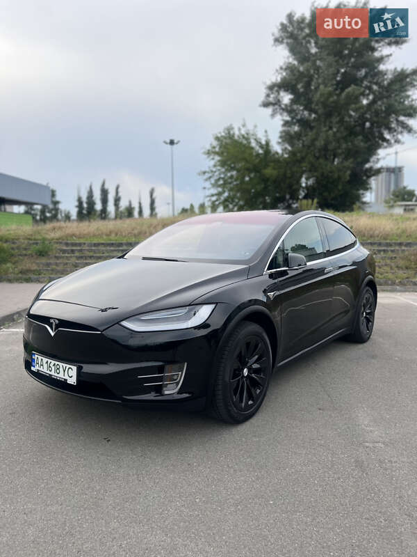 Позашляховик / Кросовер Tesla Model X 2020 в 