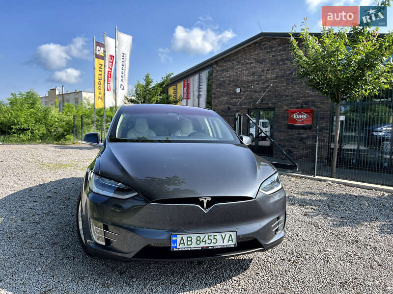 Позашляховик / Кросовер Tesla Model X 2018 в Вінниці