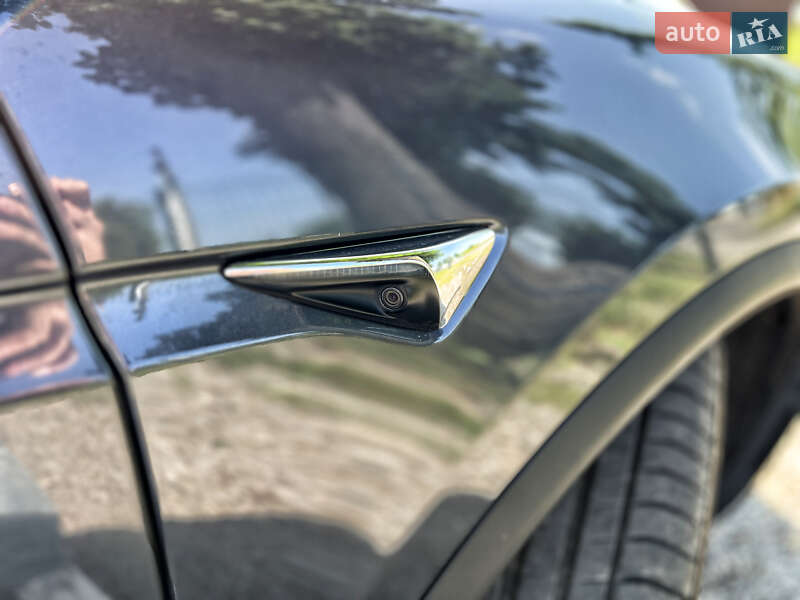 Позашляховик / Кросовер Tesla Model X 2018 в Вінниці