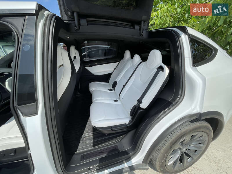 Позашляховик / Кросовер Tesla Model X 2019 в Києві