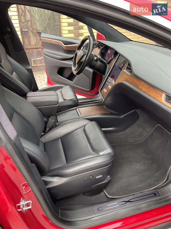 Позашляховик / Кросовер Tesla Model X 2020 в Хмельницькому
