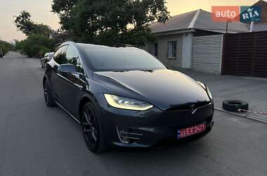 Tesla Model X 2019